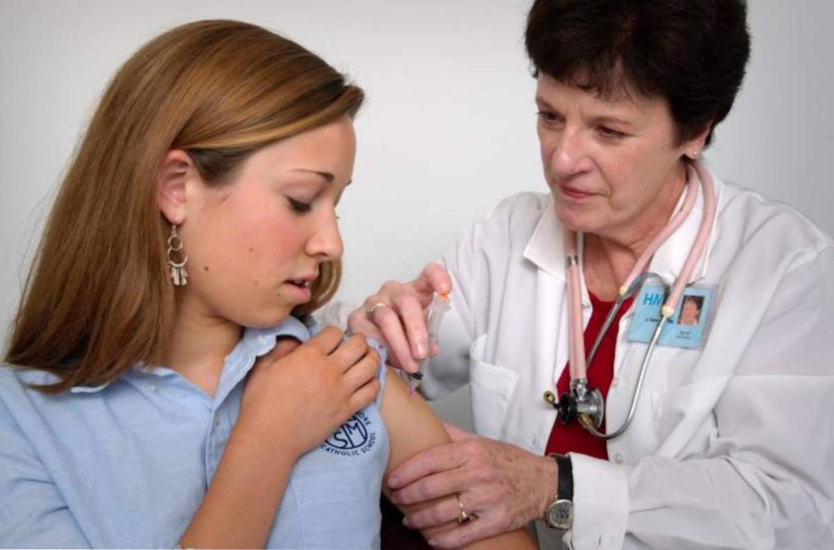 Щеплення від кліщового енцефаліту схема вакцинації для дітей і дорослих, як називаються і скільки діють вакцини, побічні ефекти, протипоказання