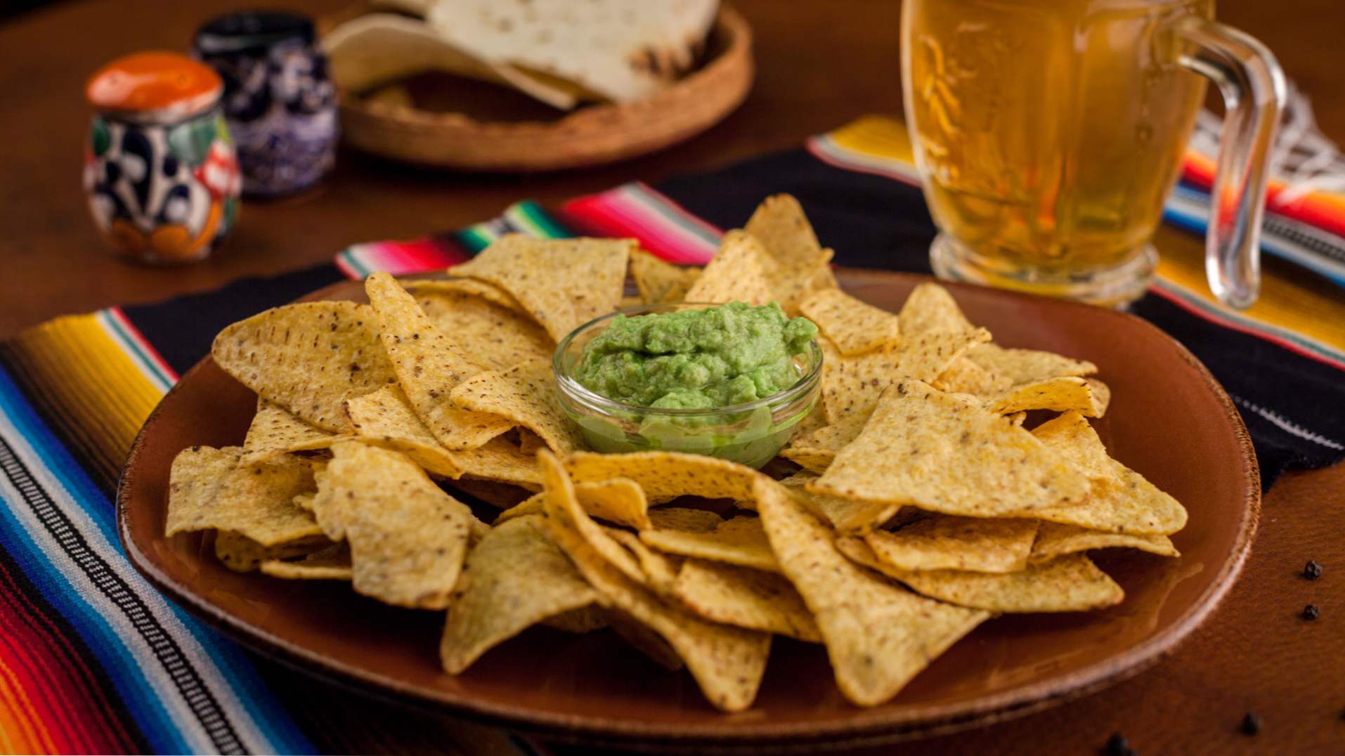 Chips Nachos (Nachos) skład, z którymi jedzą. 3 przepisy, jak gotować danie kuchni meksykańskiej w domu