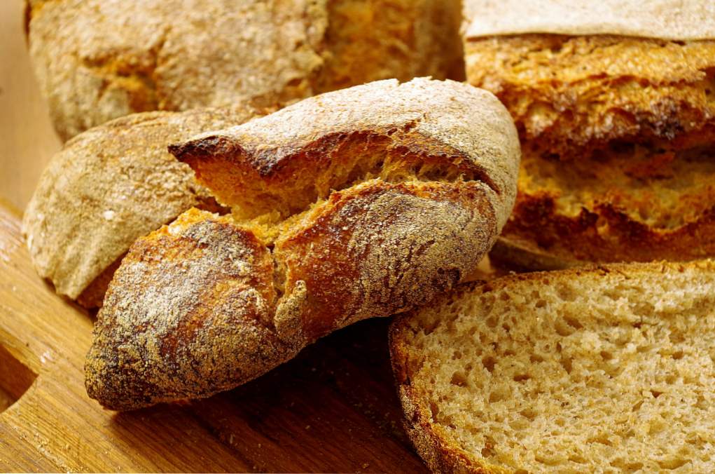 Kefír chlieb - 7 receptov, ako pečieme domáce pečivo v chlebe, v rúre a v pomalom sporáku