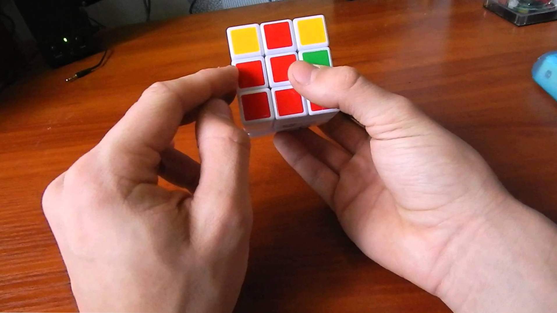 Kako zgraditi Rubikove kocke 3x3 korak za korakom za začetnike