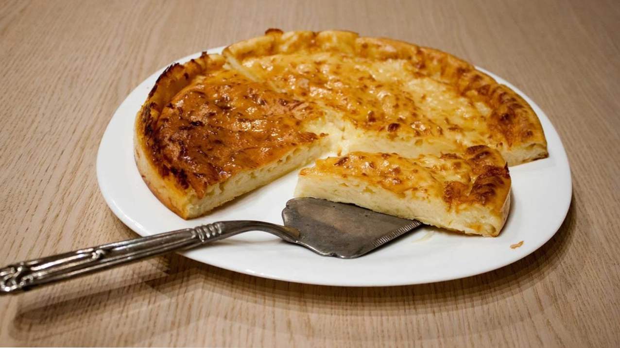 Lazy khachapuri - 7 hitrih receptov, kako kuhati v ponvi in ​​pečici