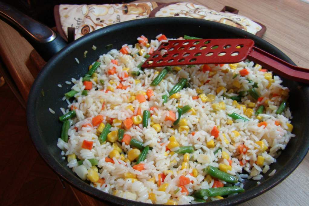 Рис з овочами на сковороді - 7 рецептів приготування