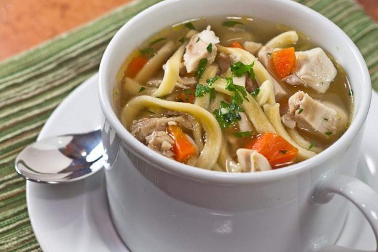Суп з домашньою локшиною - 15 рецептів приготування
