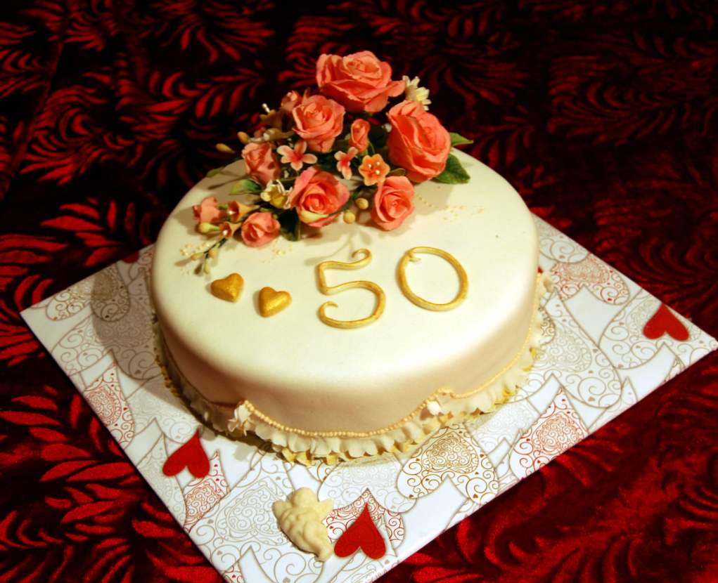 Jubilejný tortu - 7 najkrajších receptov a možností zdobenia koláčov na výročie ženy alebo muža