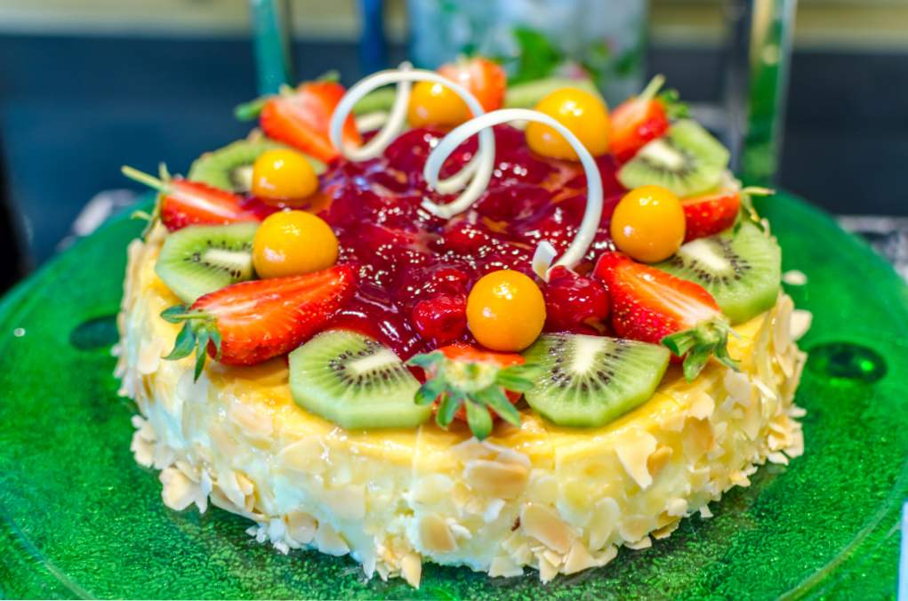 Прикраса торта фруктами - 6 ідей прикраси торта в домашніх умовах