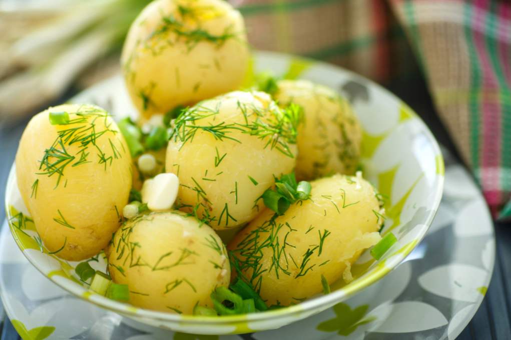 Варену картоплю калорійність, 3 способи варіння і 3 рецепта страв з вареної картоплі