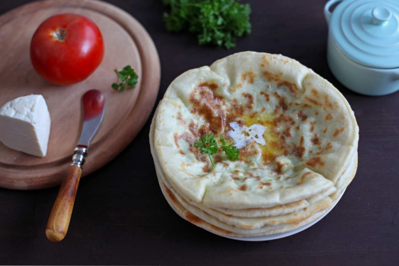 Khychyny - 9 przepisów na tradycyjne danie z Bałkanów