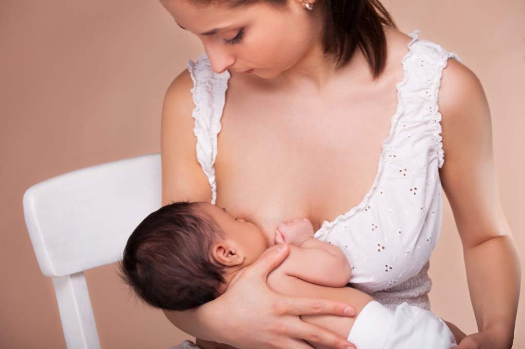 Prečo snívať o dojčení? Výklad snov pre kojencov