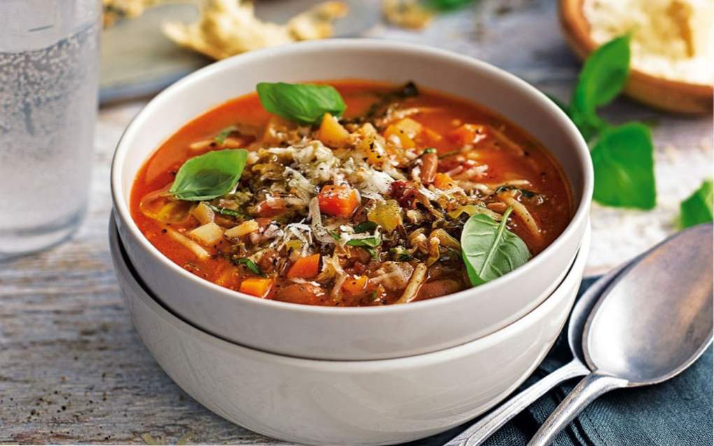 Minestrone classic recept in 6 možnosti za kuhanje italijanske zelenjave juhe