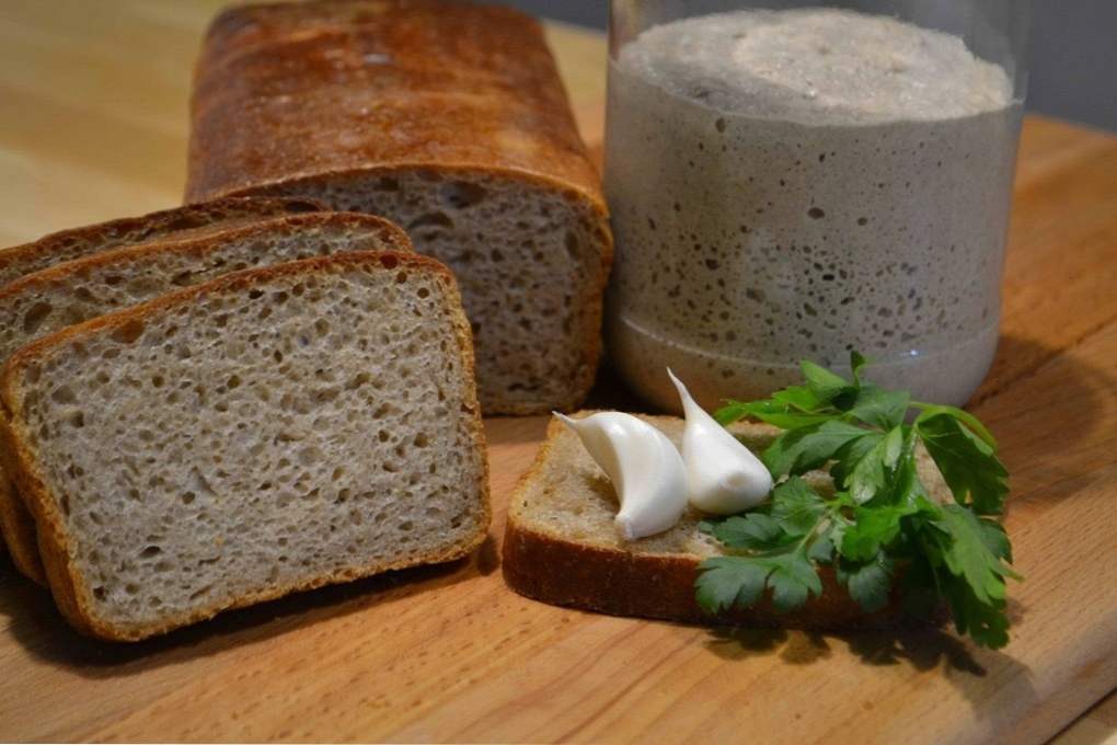 Житній хліб на заквасці - 6 рецептів, як спекти домашній хліб в духовці, в хлібопічці і в мультиварці