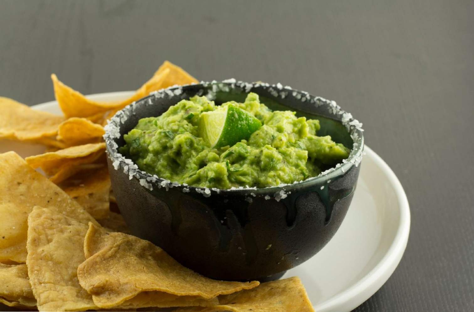 Guacamole omáčkou zloženie, s tým, čo jedia. Klasický recept na omáčky a 5 možností varenia doma