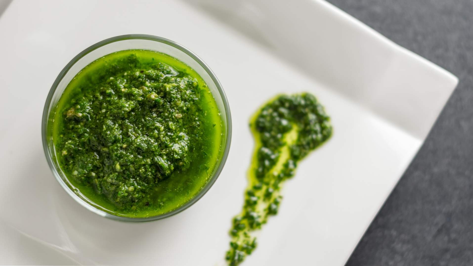 Pesto omáčka je klasický recept, ako variť doma. Čo jesť pesto omáčku - 6 receptov