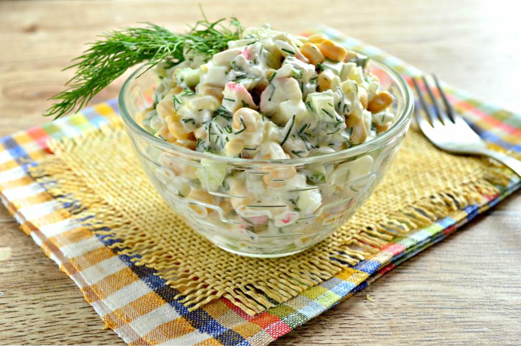 Crab salata s klasičnim receptom krastavca i još 7 varijanti popularne salate