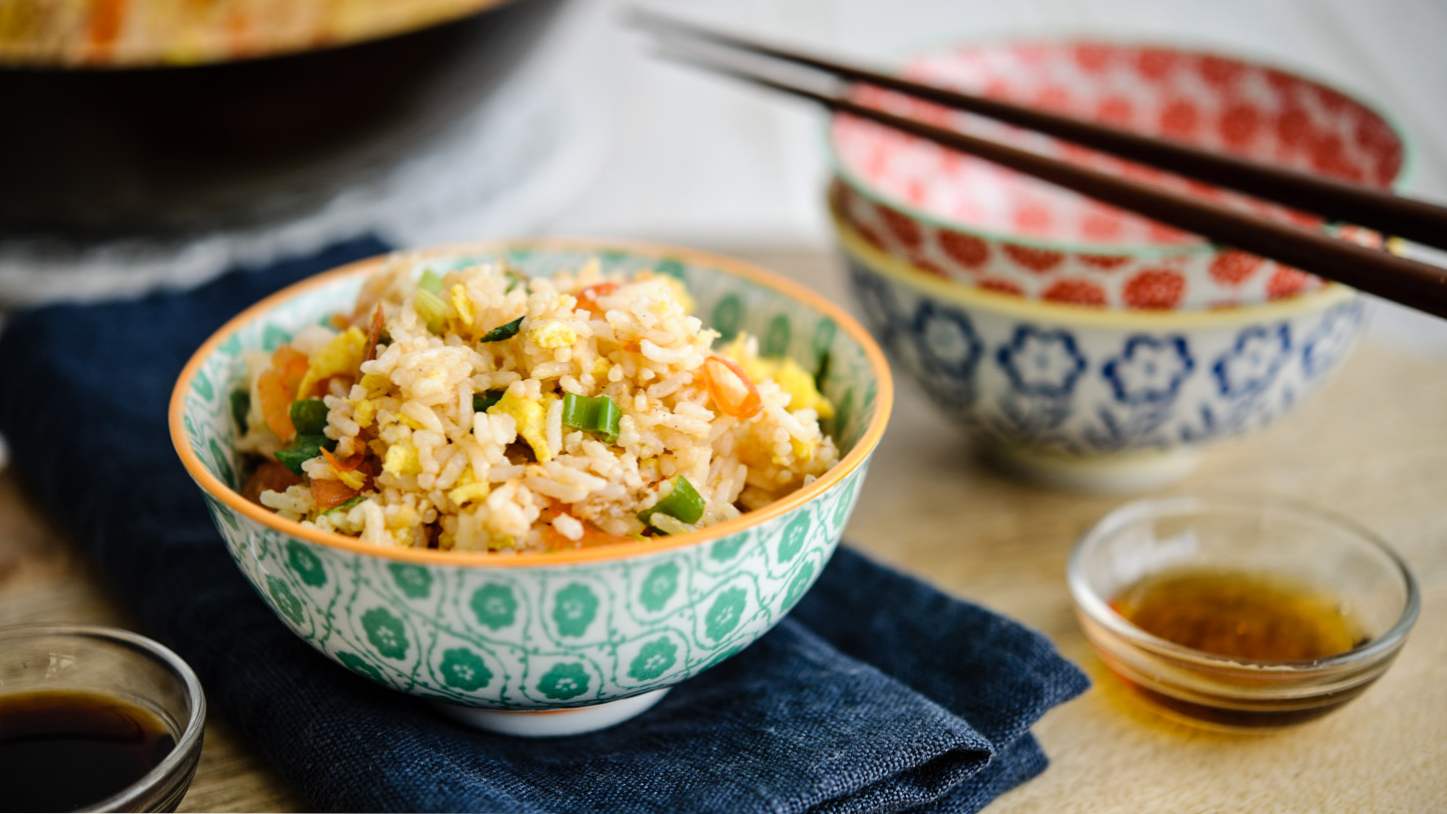 Riž s kitajskim jajcem - 7 receptov, kako kuhati ocvrtega riža