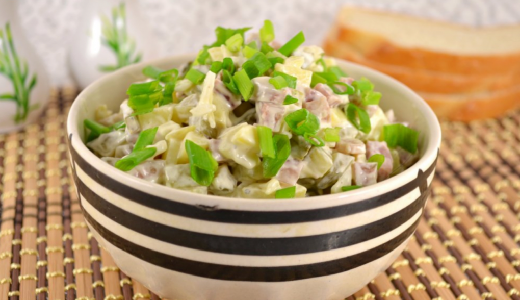 Салат зі свининою - 10 рецептів смачних салатів