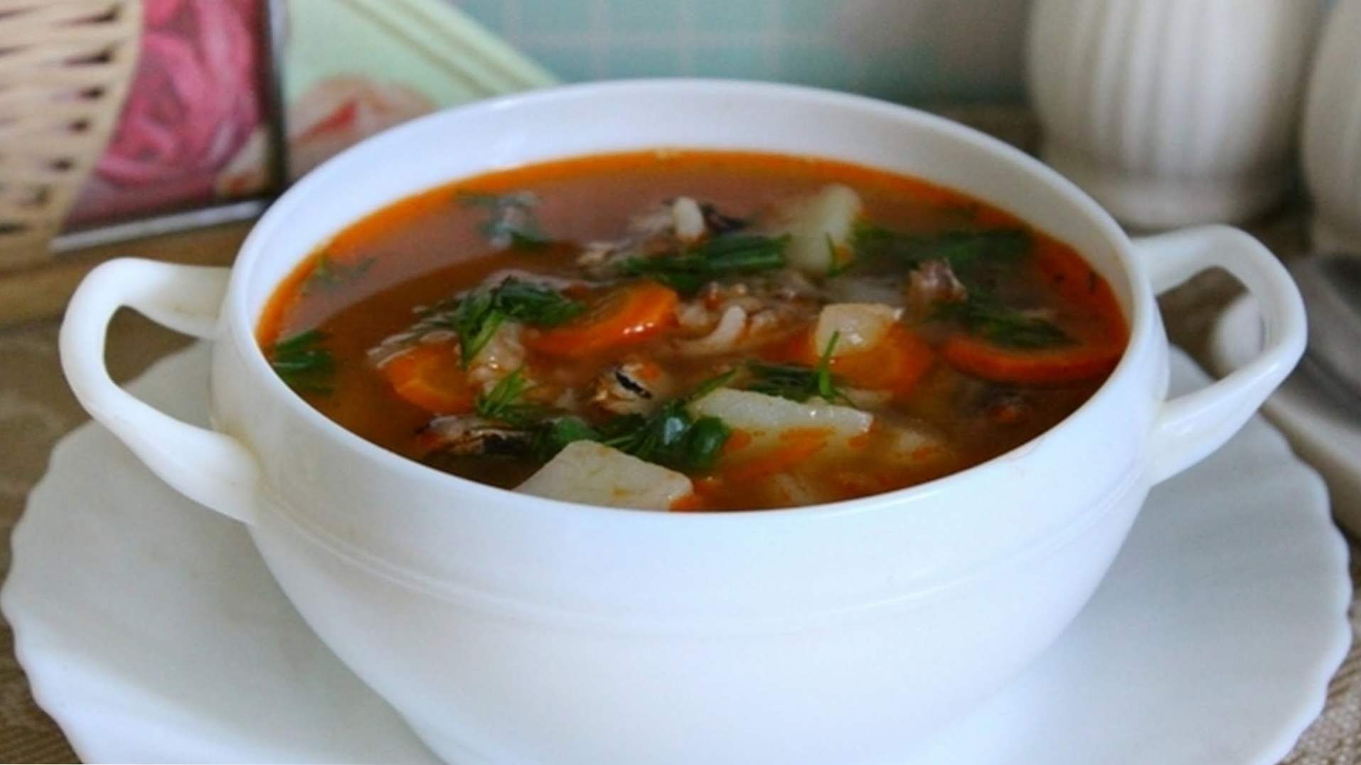 Spratova juha v paradižnikovi omaki - 6 receptov, kako kuhati okusno juho