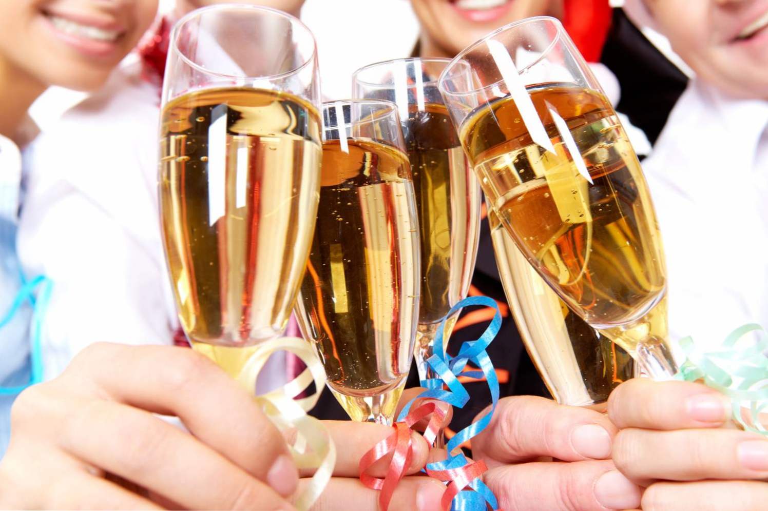 19 toasts za rođendan lijepe i smiješne pozdrave za žene i muškarce