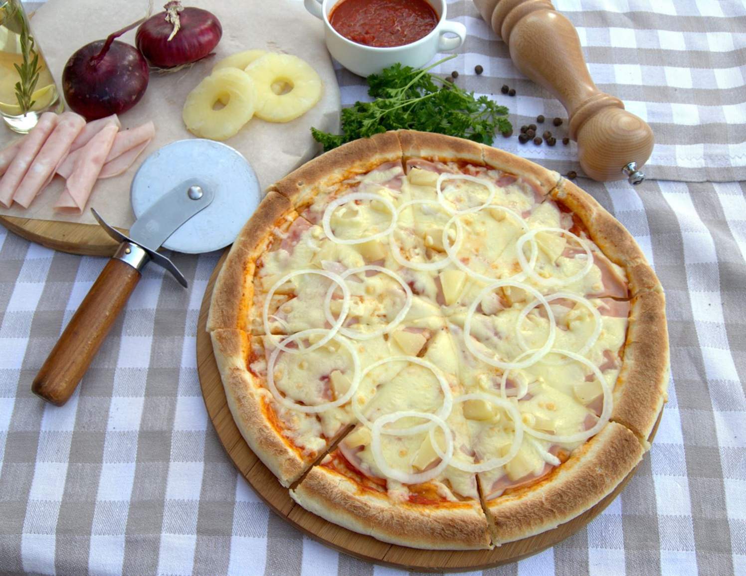 Hawajska Pizza - 6 przepisów w domu