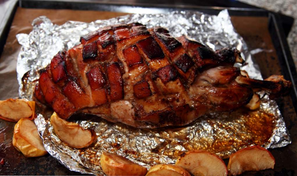 М'ясо у фользі в духовці - 15 рецептів смачного приготування