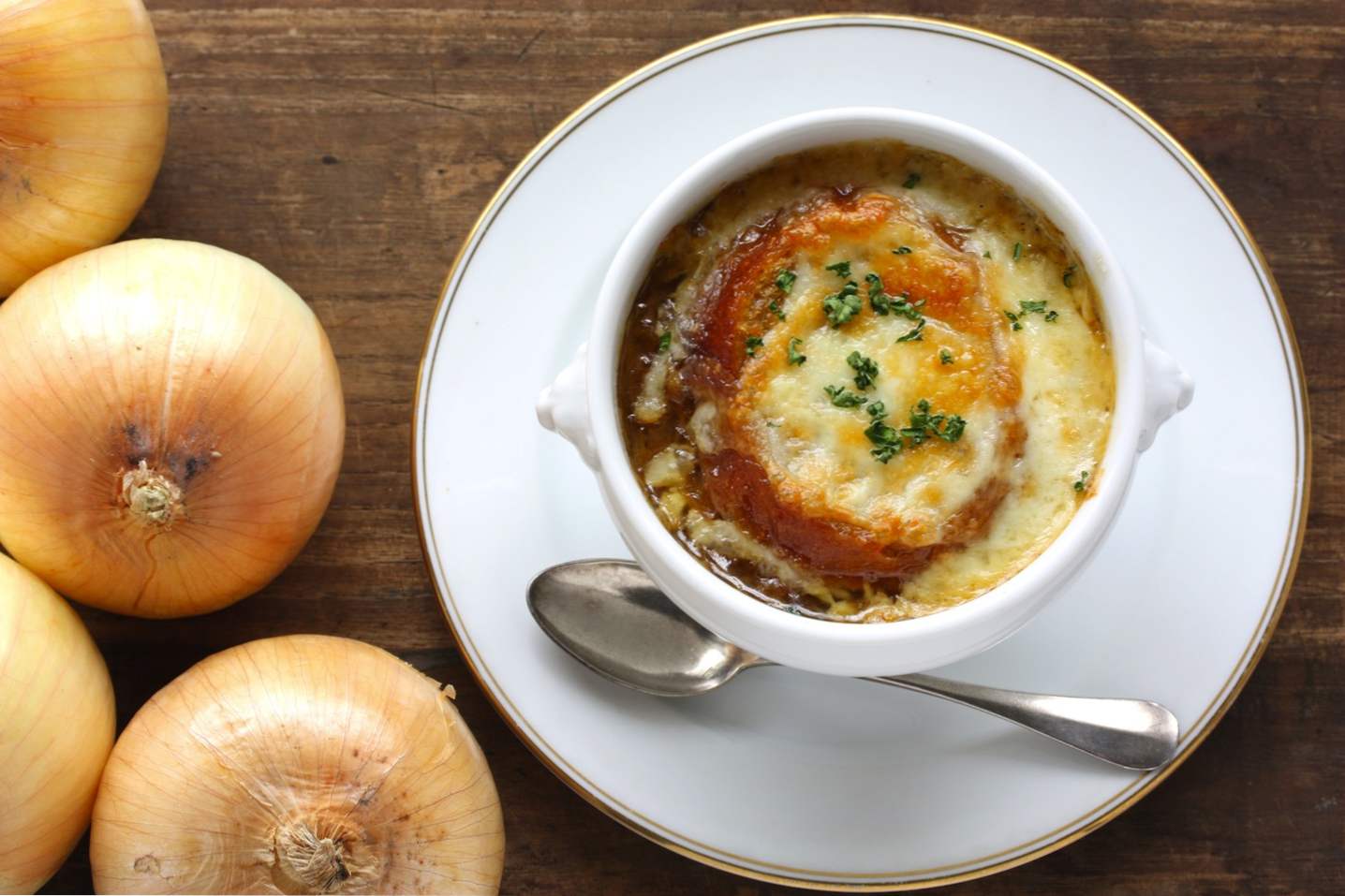 Zupa cebulowa - 9 przepisów na klasyczny francuski, na odchudzanie