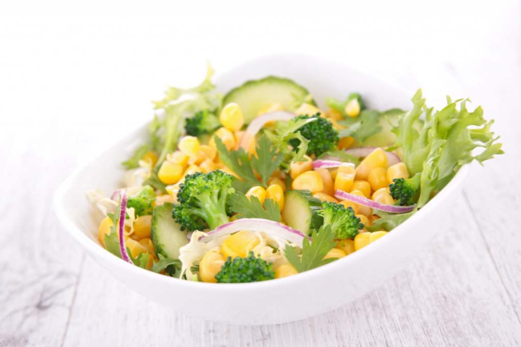 Салат з кукурудзою - 17 рецептів приготування в домашніх умовах