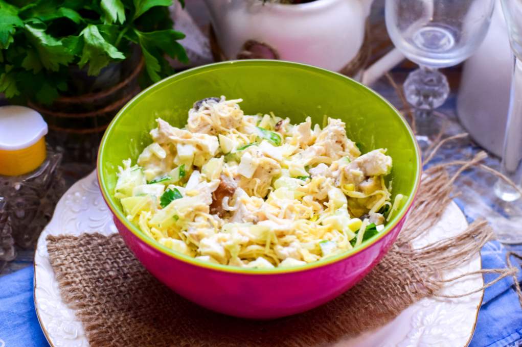 Salata piščančjega fileta - 13 okusnih kuharskih receptov