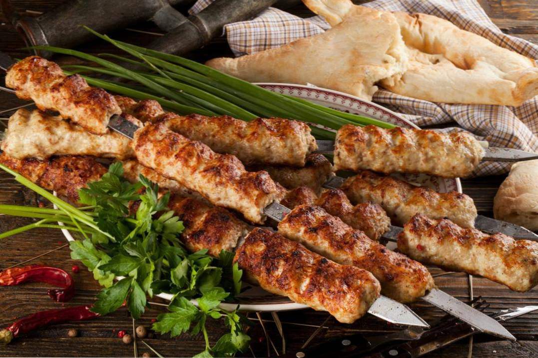 7 przepisów Lyula kebab na szaszłyk wieprzowy, kurczak, wołowina