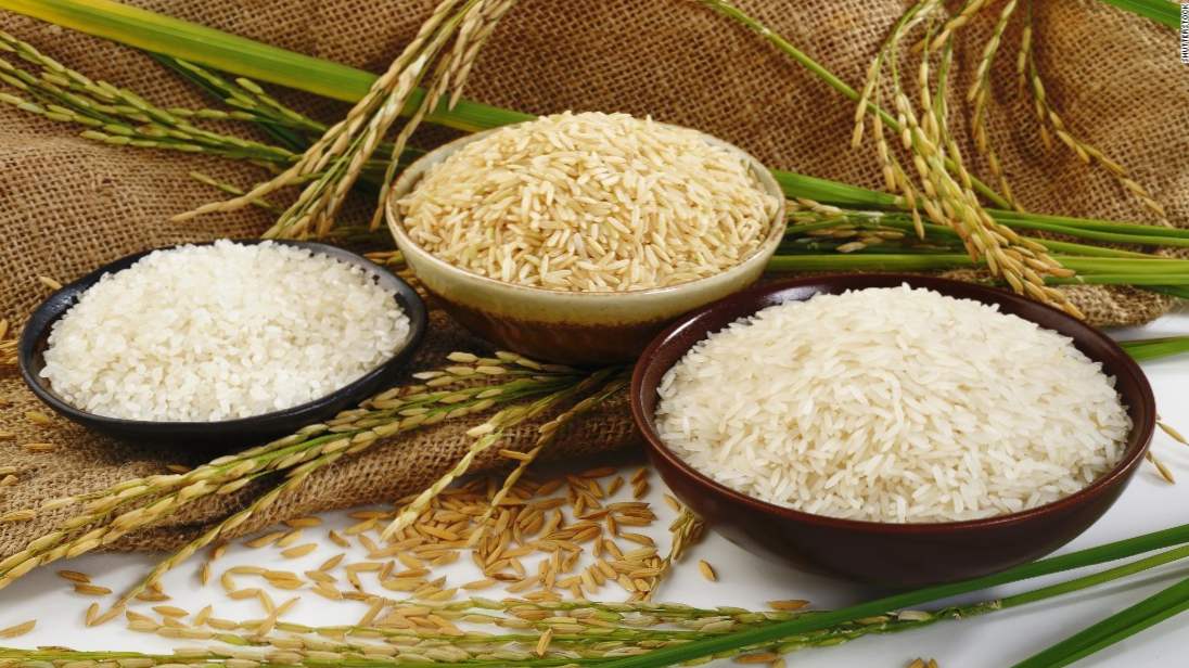Który ryż jest lepszy dla pilaw? Wybór różnych rodzajów ryżu do smacznego gotowania