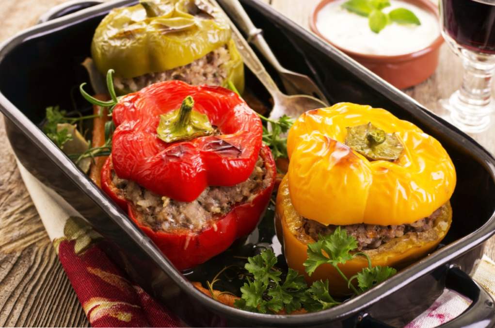 Polnjena paprika v pečici - 8 receptov