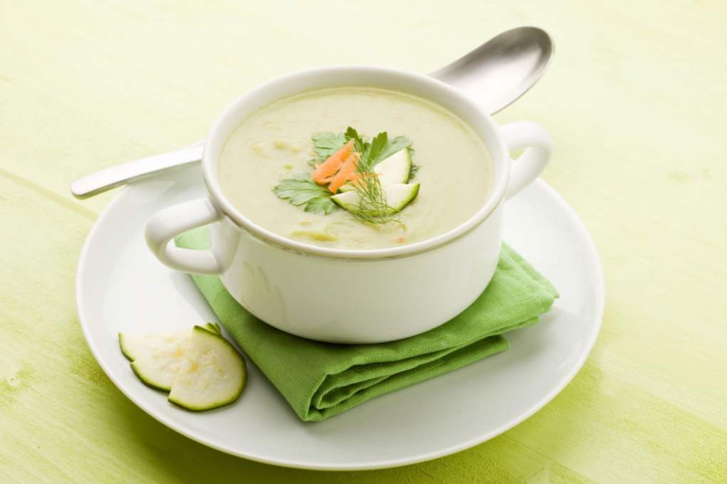 Piškotova juha iz zucchini - 11 receptov