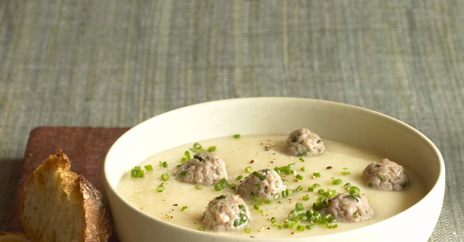 Zupa z klopsikami - 7 smacznych przepisów kulinarnych