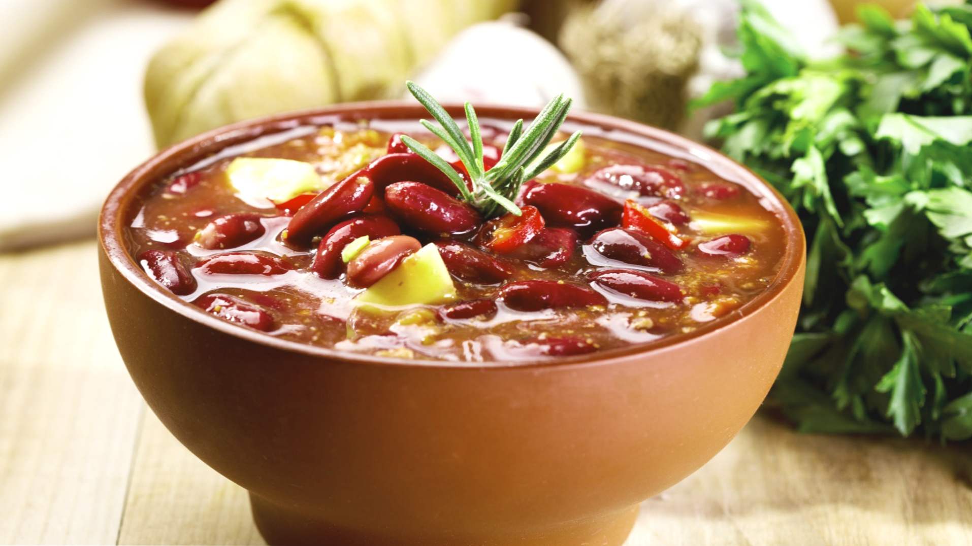 Квасолевий суп - 6 рецептів з червоної квасолі