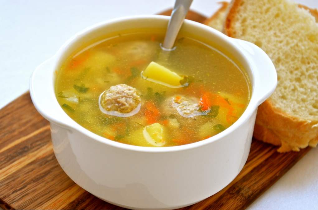 Суп з фрикадельками - 10 рецептів з фаршу